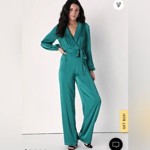 NWT new never worn Lulus Emerald green satin fully lined long sleeve jumpsuit